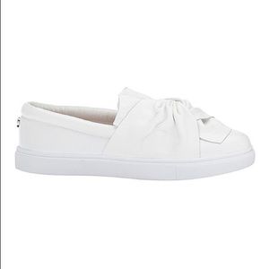White Steve Madden slip on sneakers